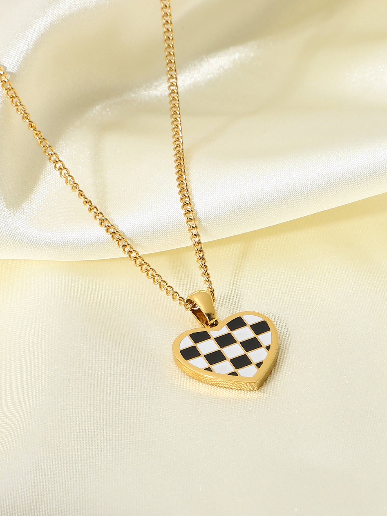 Checkerboard Heart Pendant Chain Necklace