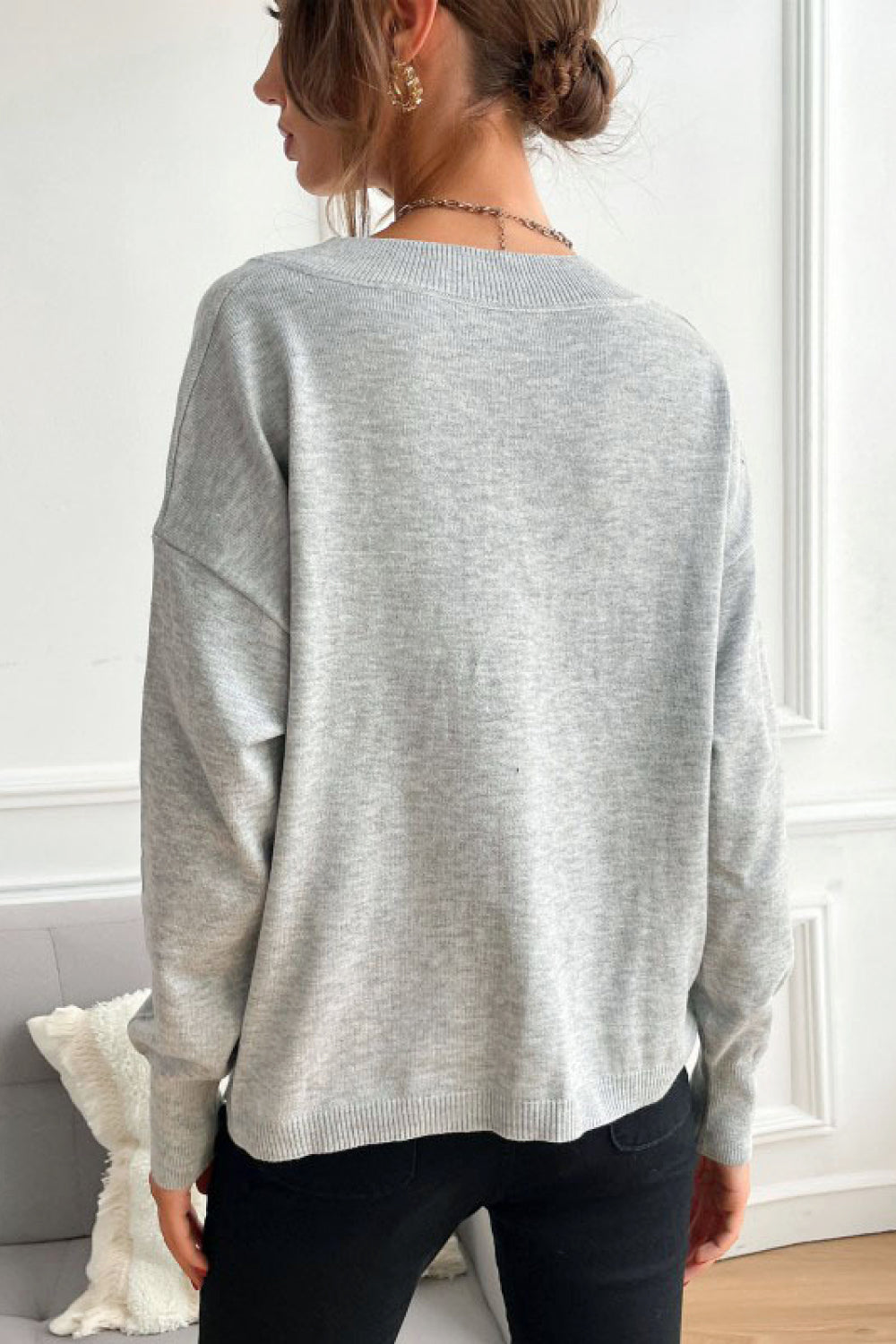 Star Pattern V-Neck Sweater